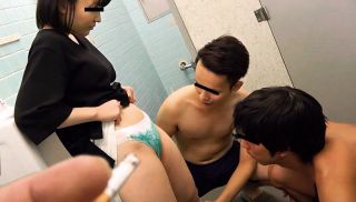 [TSP-359] - Free JAV - The Boys Are Injured! In A Toilet ● A Student Blowjob To A Student Boy! &quot;Personal Photography