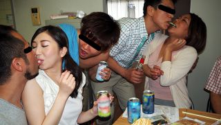 [KUNK-072] - Hot JAV - The Adorable Drinking Party Video Of The Adult Only Of Papa Mama After The Kid &#39;s Athletic Meet