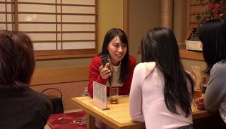 [SW-400] - Japanese JAV - Yearning She Was Met At The Reunion Had Become A Married Woman.Not Release Clutching My Chi ● U Is
