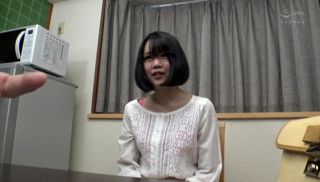 [EMRD-096] - JAV Online - A Geeky Otaku Glasses Girl Came, So I Tried To Take AV With The Flow From The Interview.